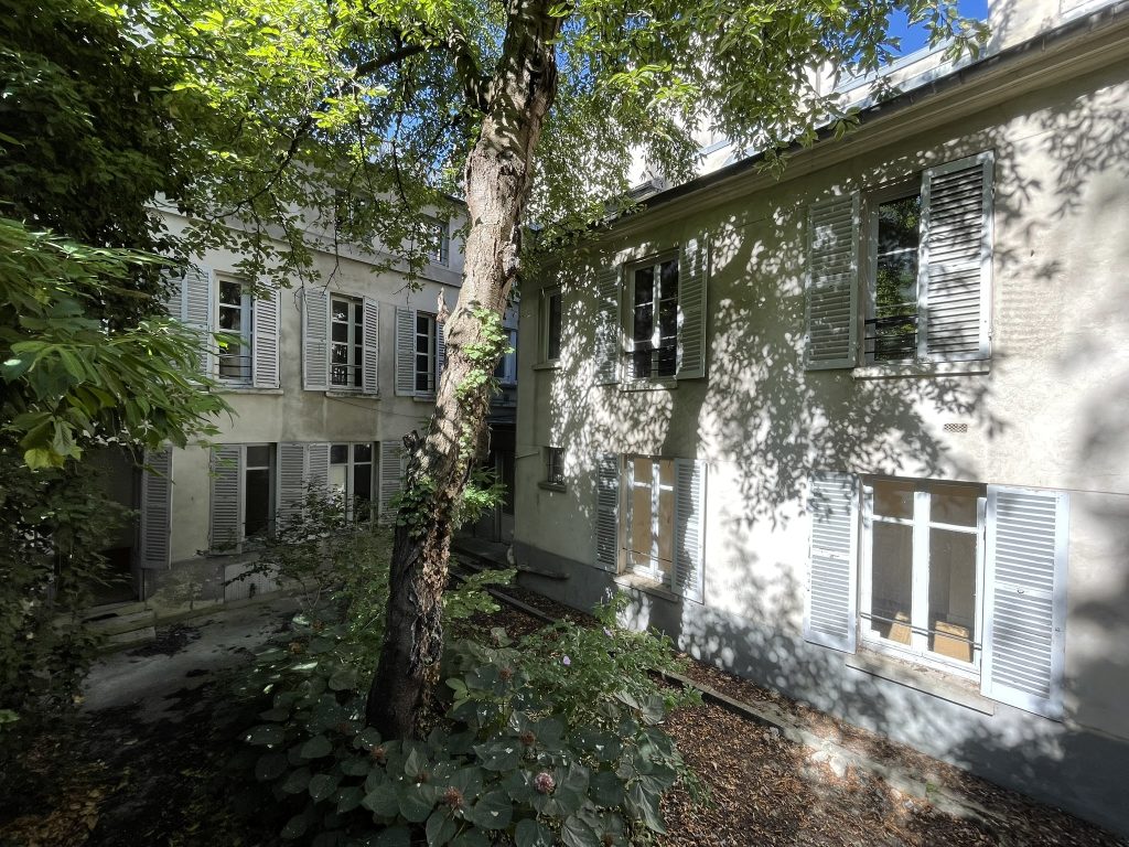 Rénovation & Surélévation du 42 rue des Martyrs